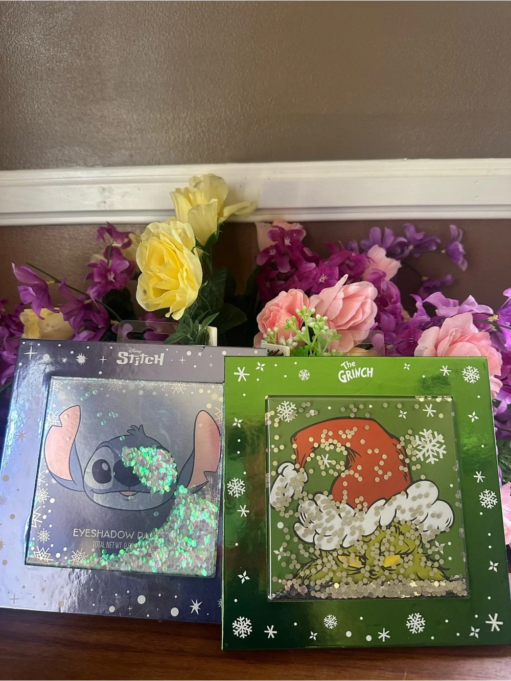 Disney Stitch & Grinch Glitter Eyeshadow Palette Set New